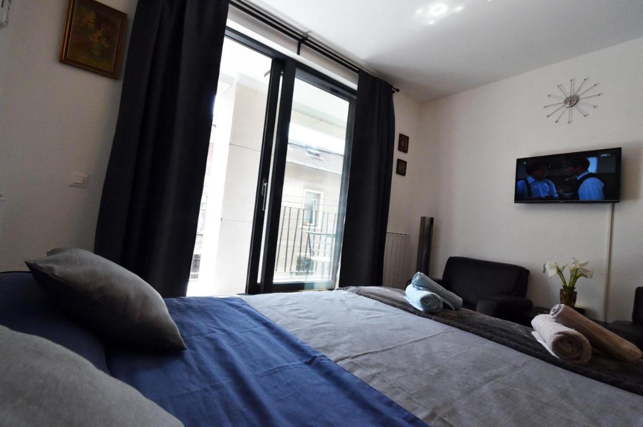 Tayson Square Dorcol New Location Free Garage Apartment Belgrade Luaran gambar