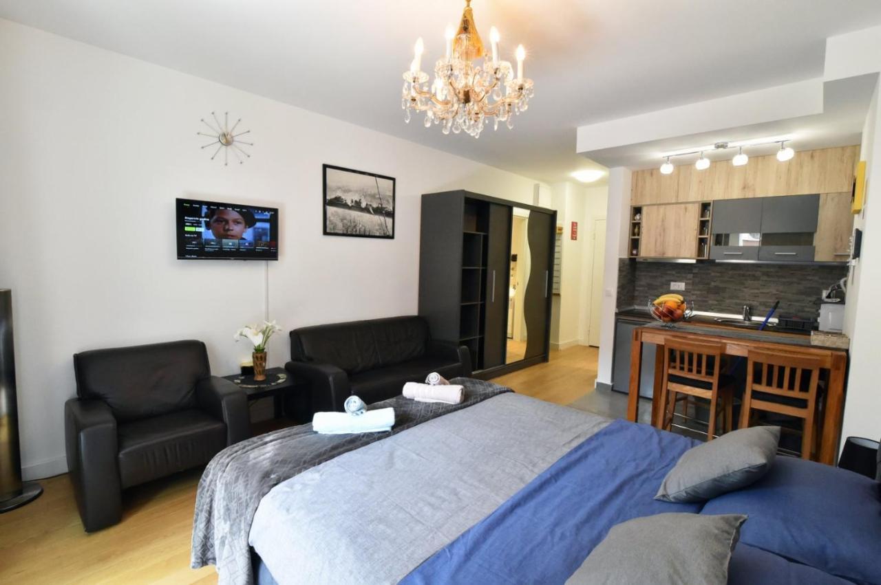 Tayson Square Dorcol New Location Free Garage Apartment Belgrade Luaran gambar