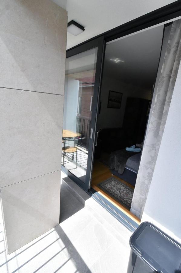 Tayson Square Dorcol New Location Free Garage Apartment Belgrade Luaran gambar